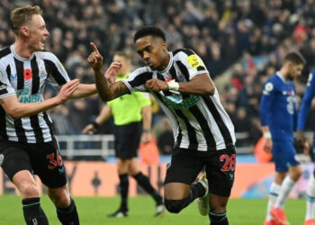 نیوکاسل - لیدز