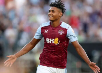 استون ویلا کریستال پالاس