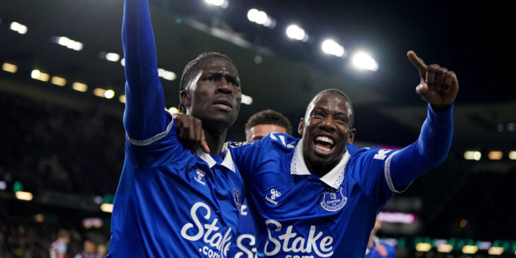 اورتون - لوتون تاون